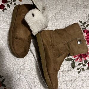 Airwalk Brown Boots with White Lining